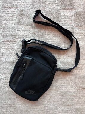 Black Crossbody Sling Bag - Minimal Everyday Carry